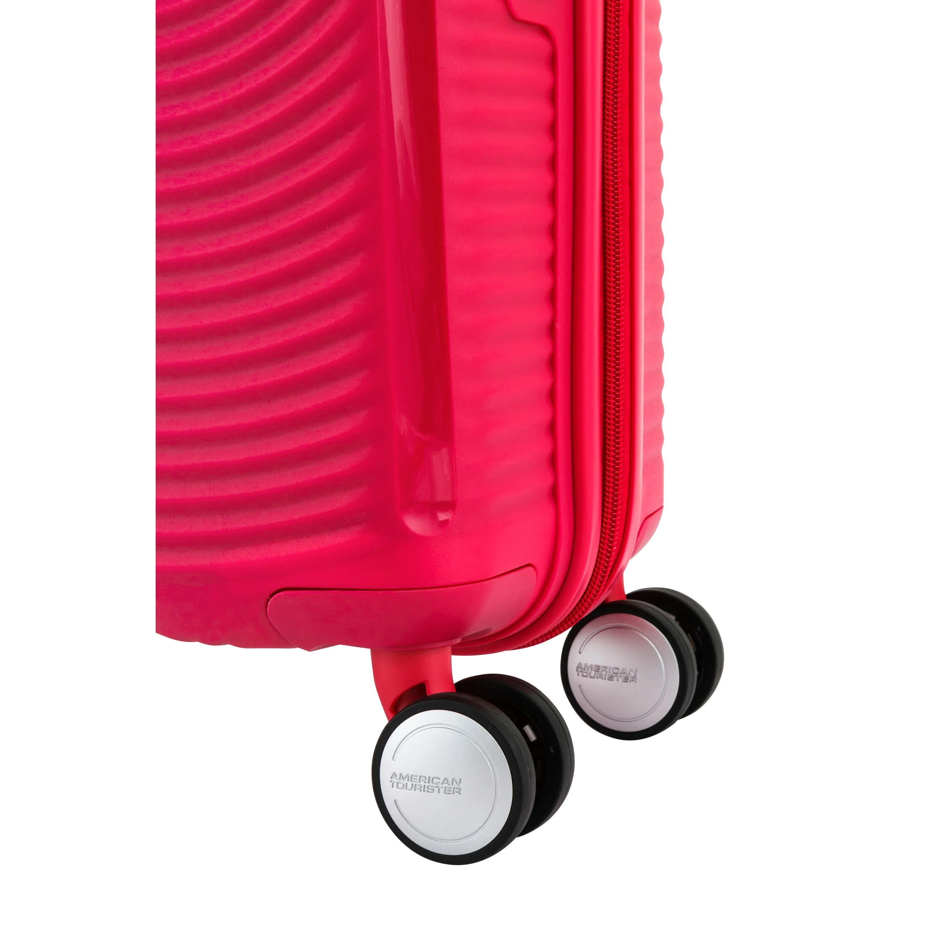 American Tourister Curio 25" 4-Wheel Medium Luggage