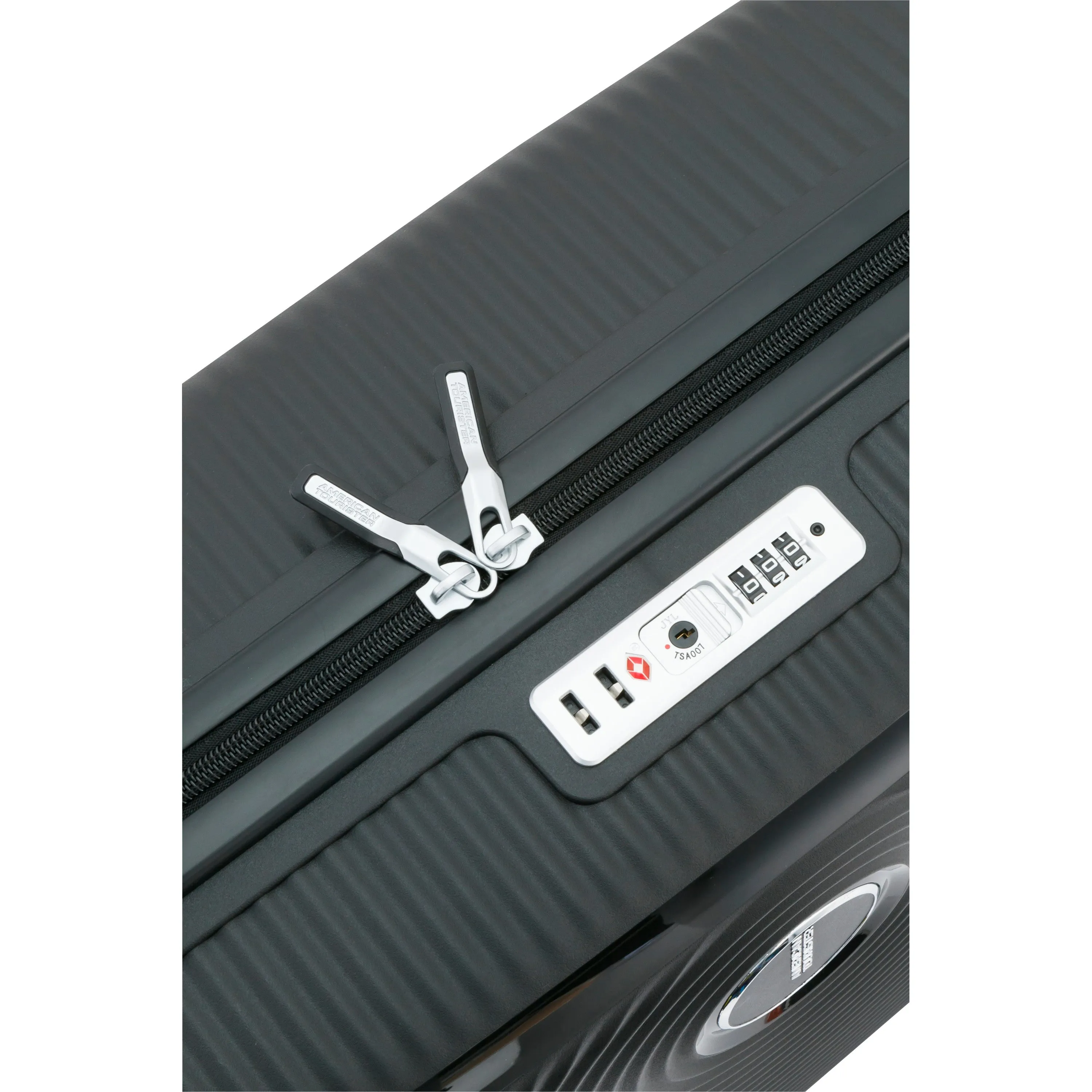 American Tourister Curio 25" 4-Wheel Medium Luggage