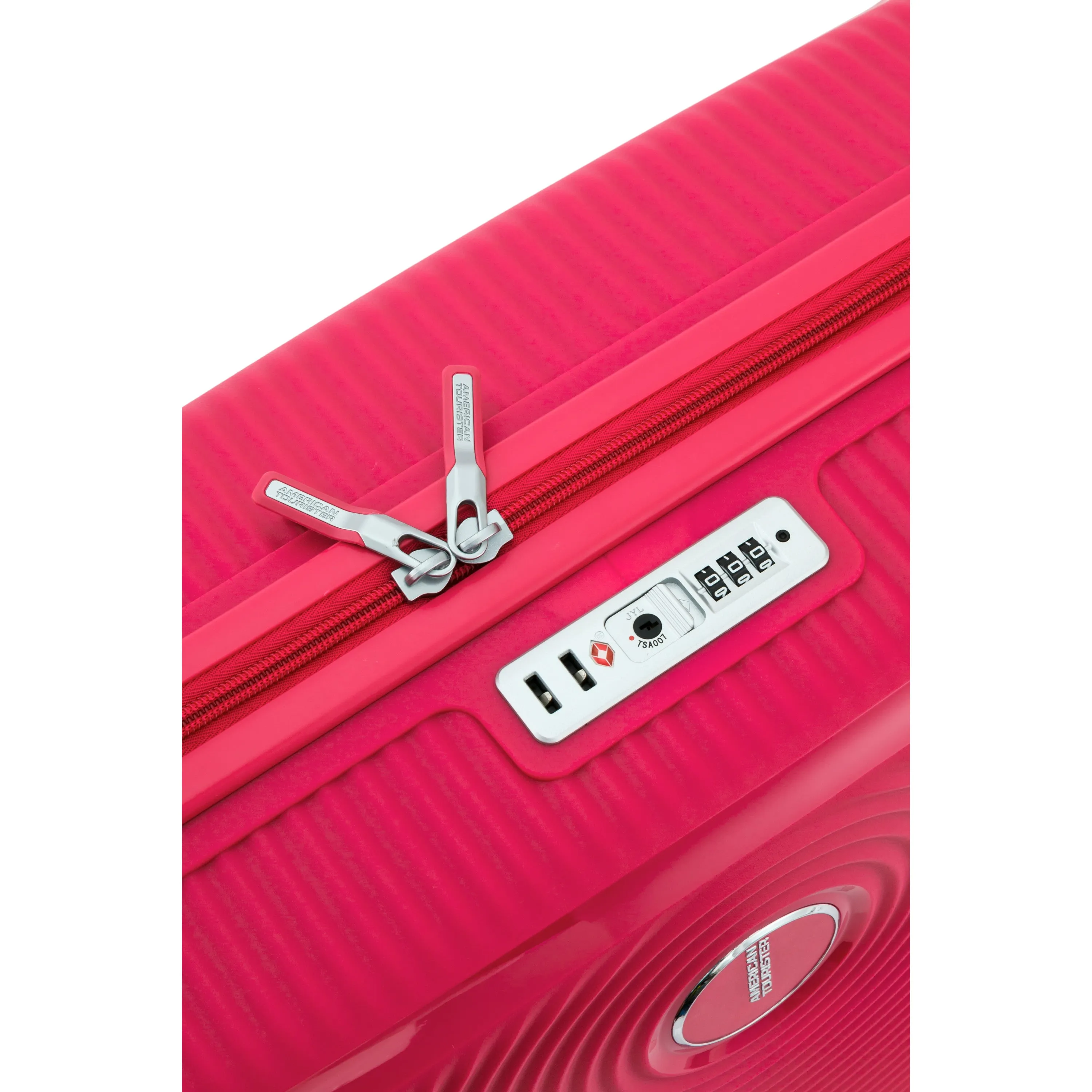 American Tourister Curio 25" 4-Wheel Medium Luggage