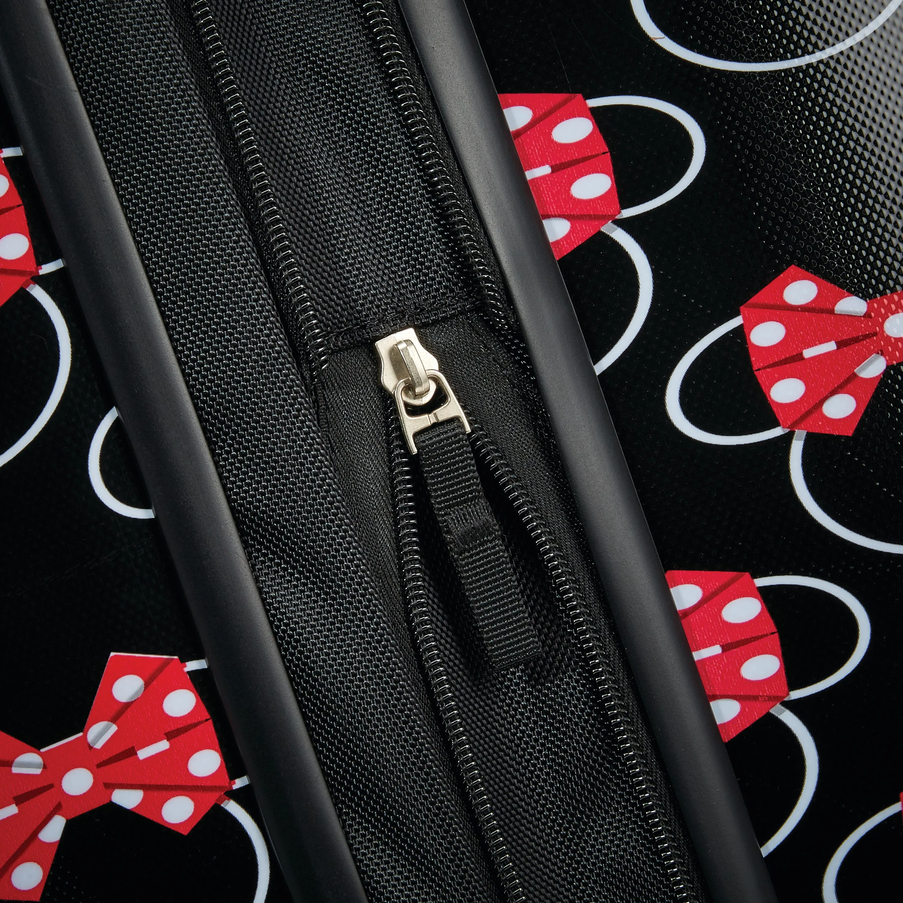 American Tourister Disney 21" Hardside Spinner