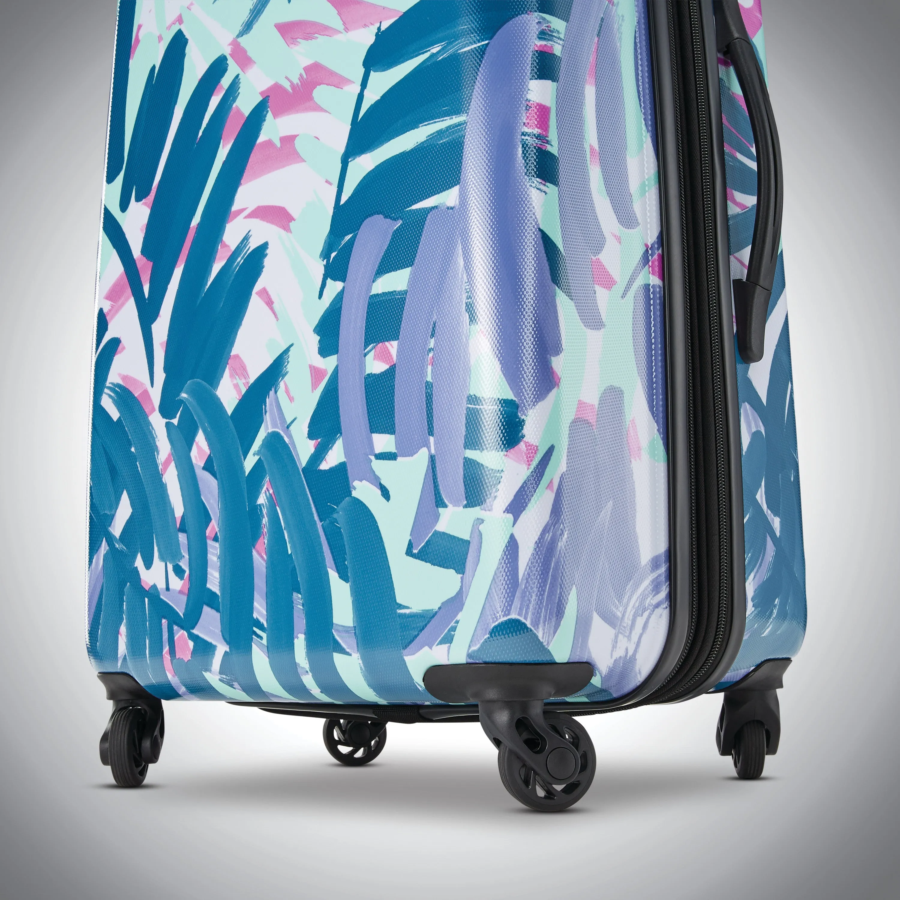 American Tourister Moonlight 28" 4-Wheel Large Luggage