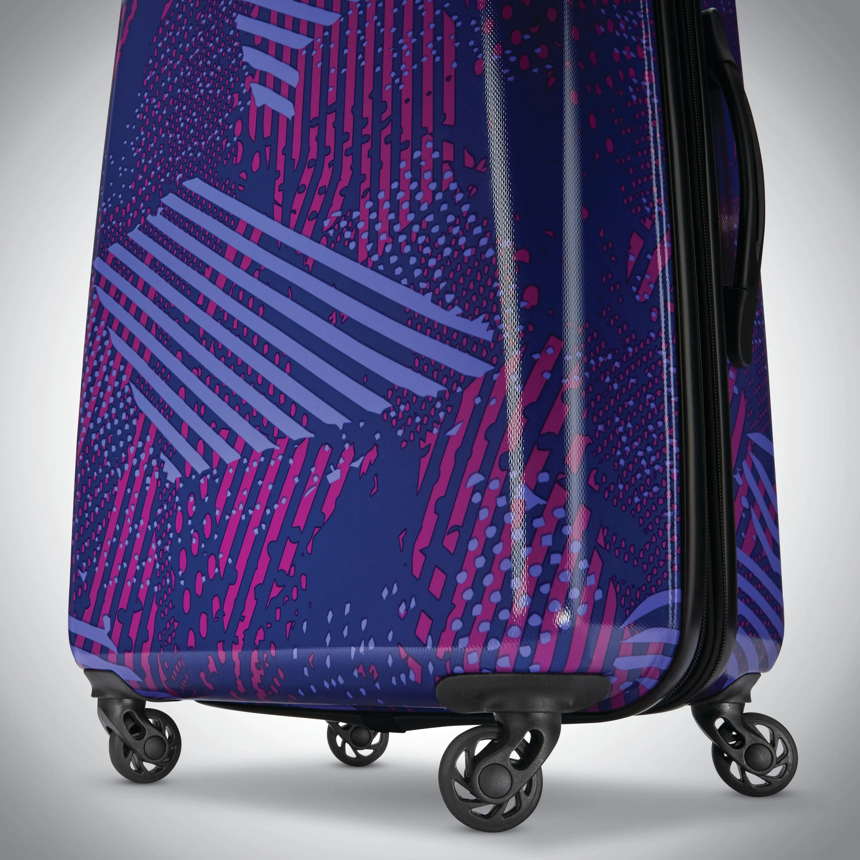 American Tourister Moonlight 28" 4-Wheel Large Luggage