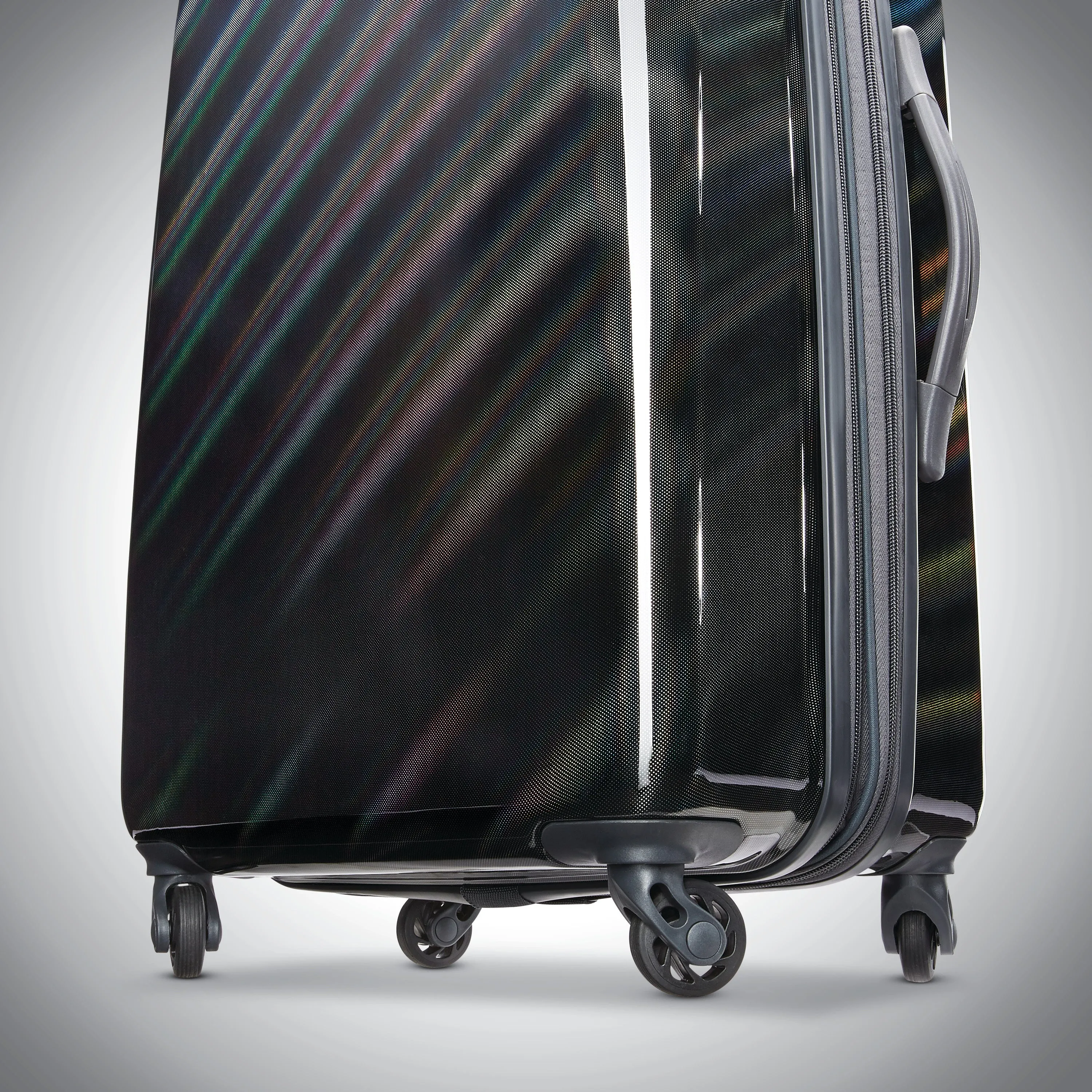 American Tourister Moonlight 28" 4-Wheel Large Luggage