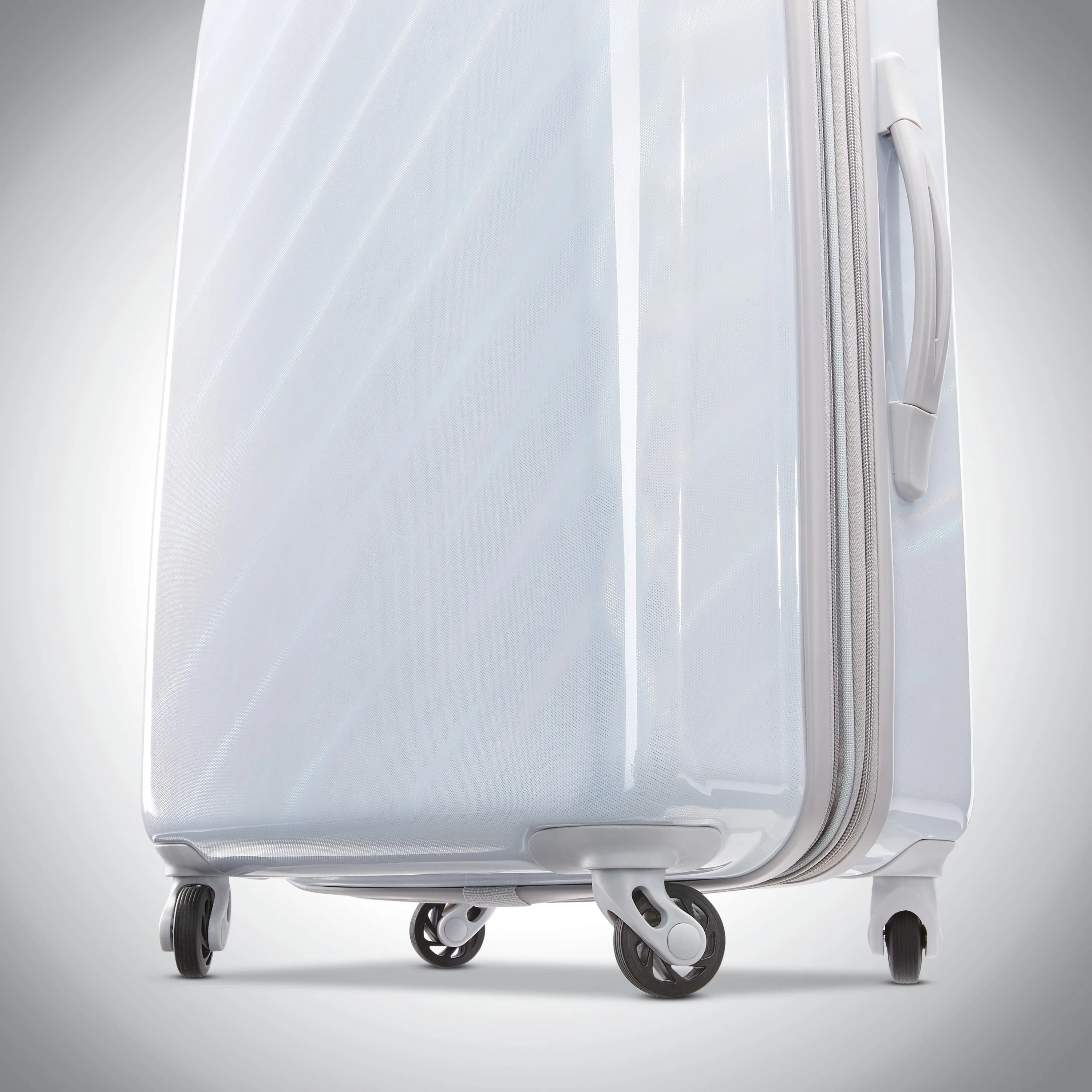 American Tourister Moonlight 28" 4-Wheel Large Luggage