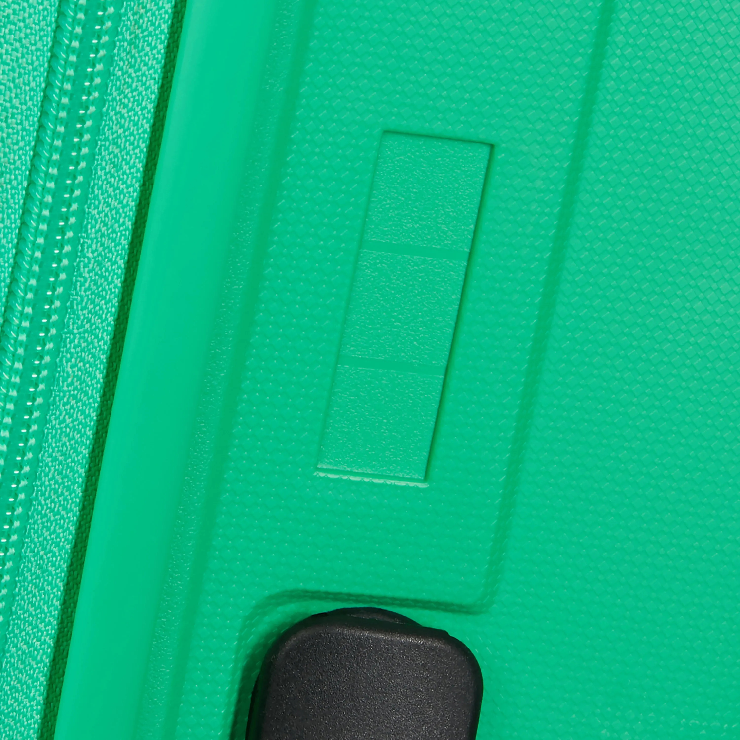 American Tourister Rejoy Spinner Expandable Medium Luggage