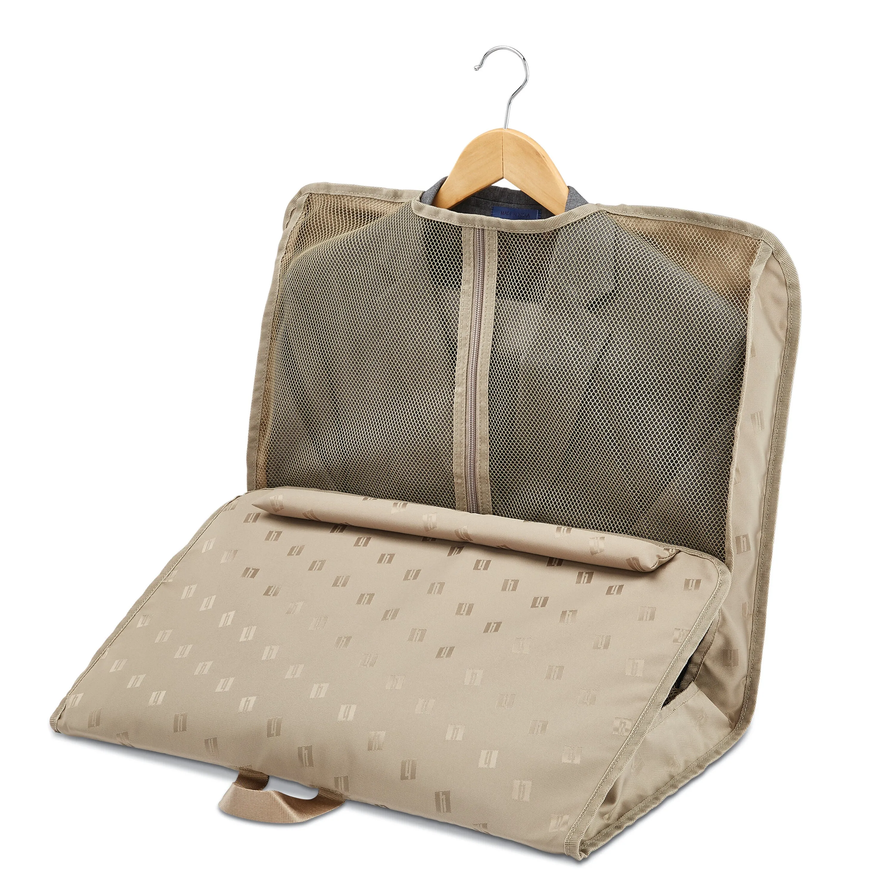 Century Deluxe Expandable Spinner Carry-On