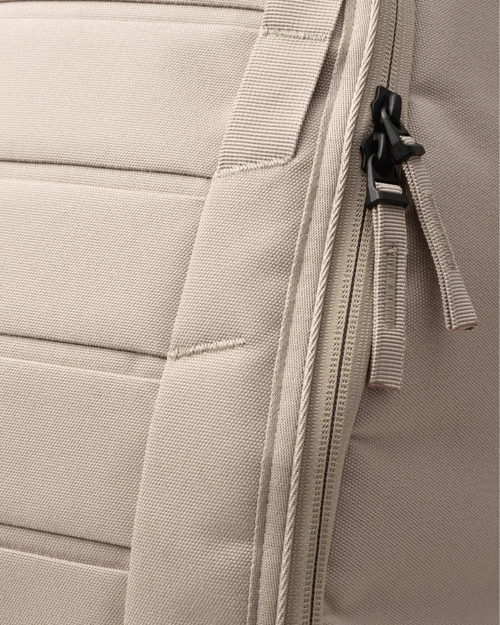 D_b_ Hugger Backpack 25L