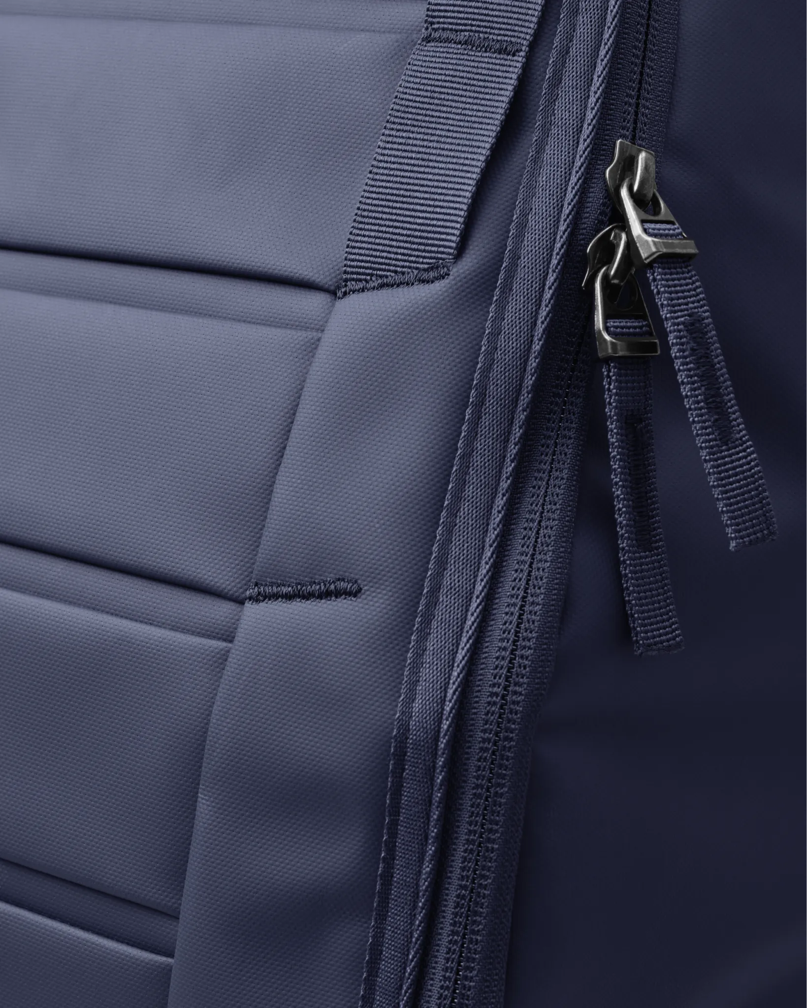 D_b_ Hugger Backpack 25L