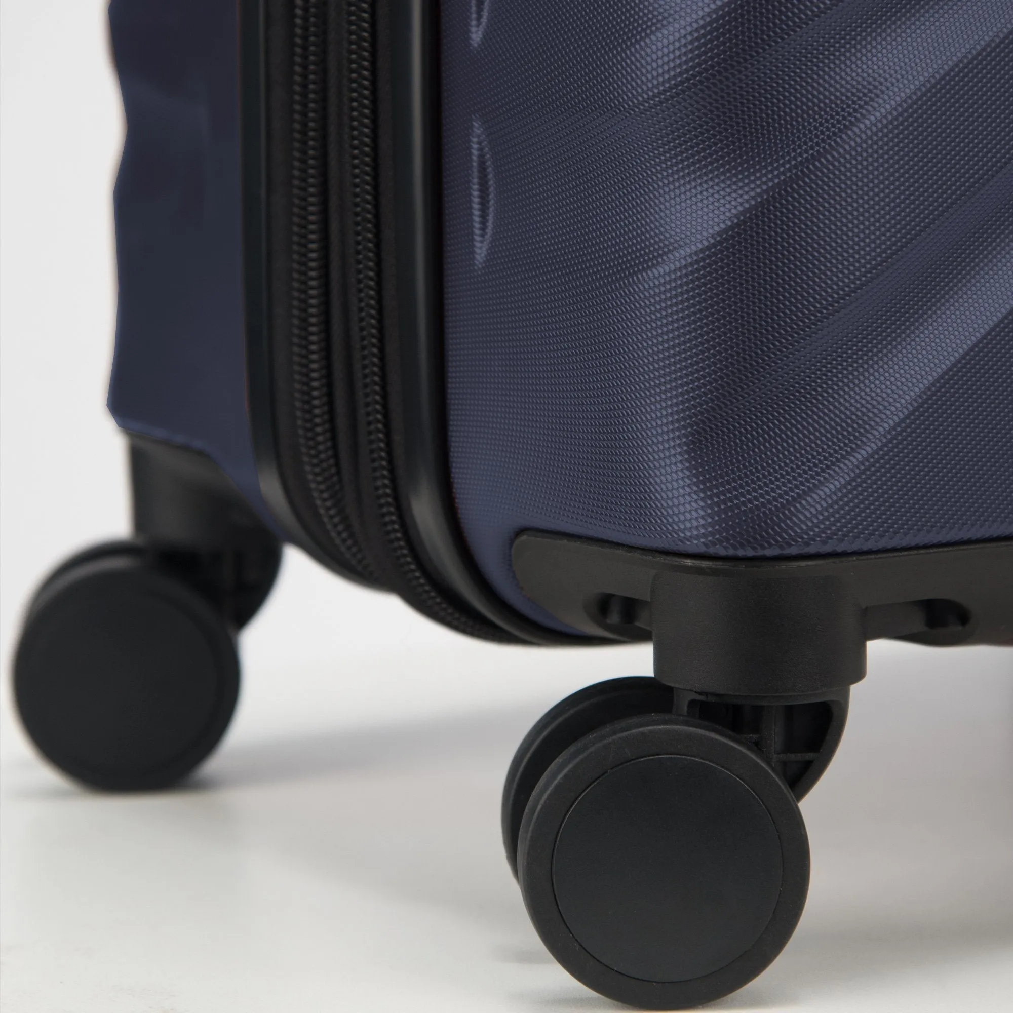 DELSEY Paris Alexis Lightweight Expandable Hardside 25" 4-Wheel Medium Luggage