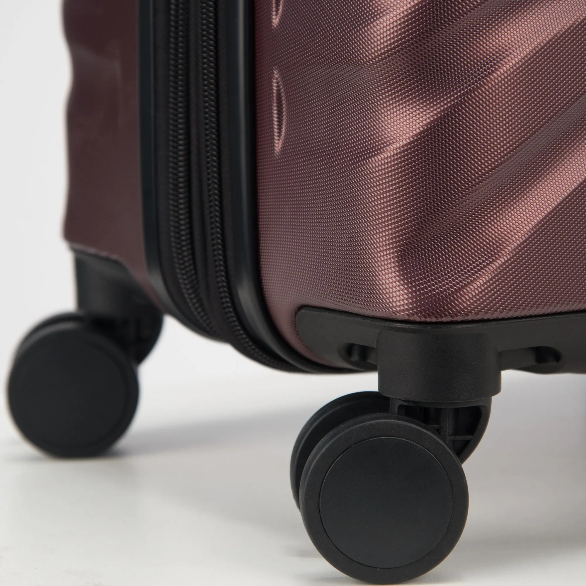 DELSEY Paris Alexis Lightweight Expandable Hardside 25" 4-Wheel Medium Luggage