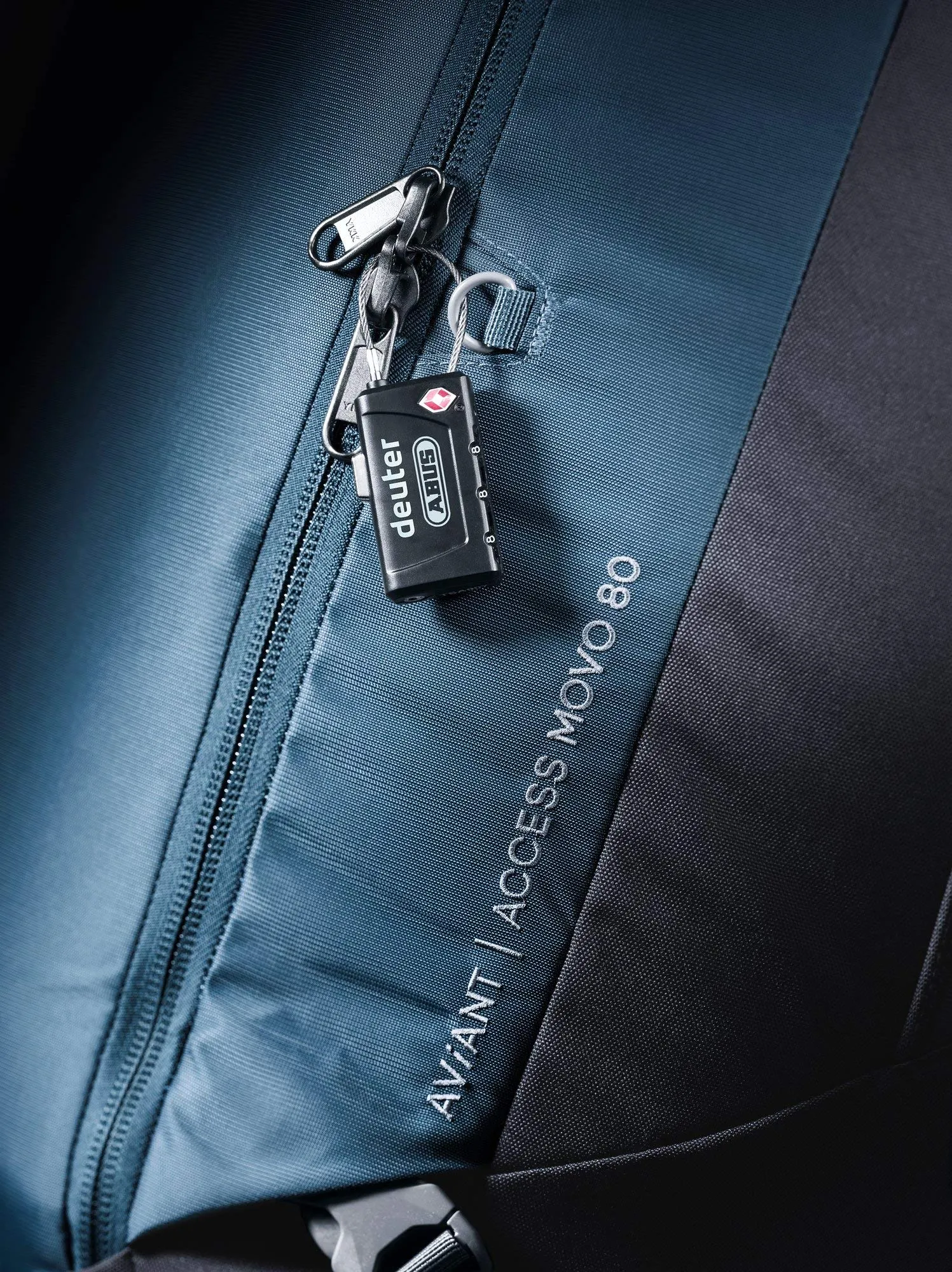 Deuter Aviant 80L 4-Wheel Large Luggage