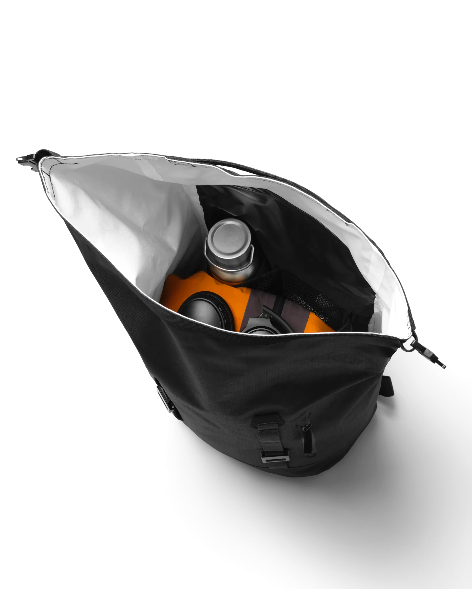 Essential Rolltop Backpack 32L Black Out