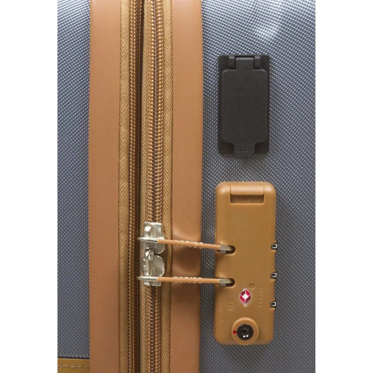 Jetsetter Deluxe 3-Piece Hardside Luggage Set with USB Port