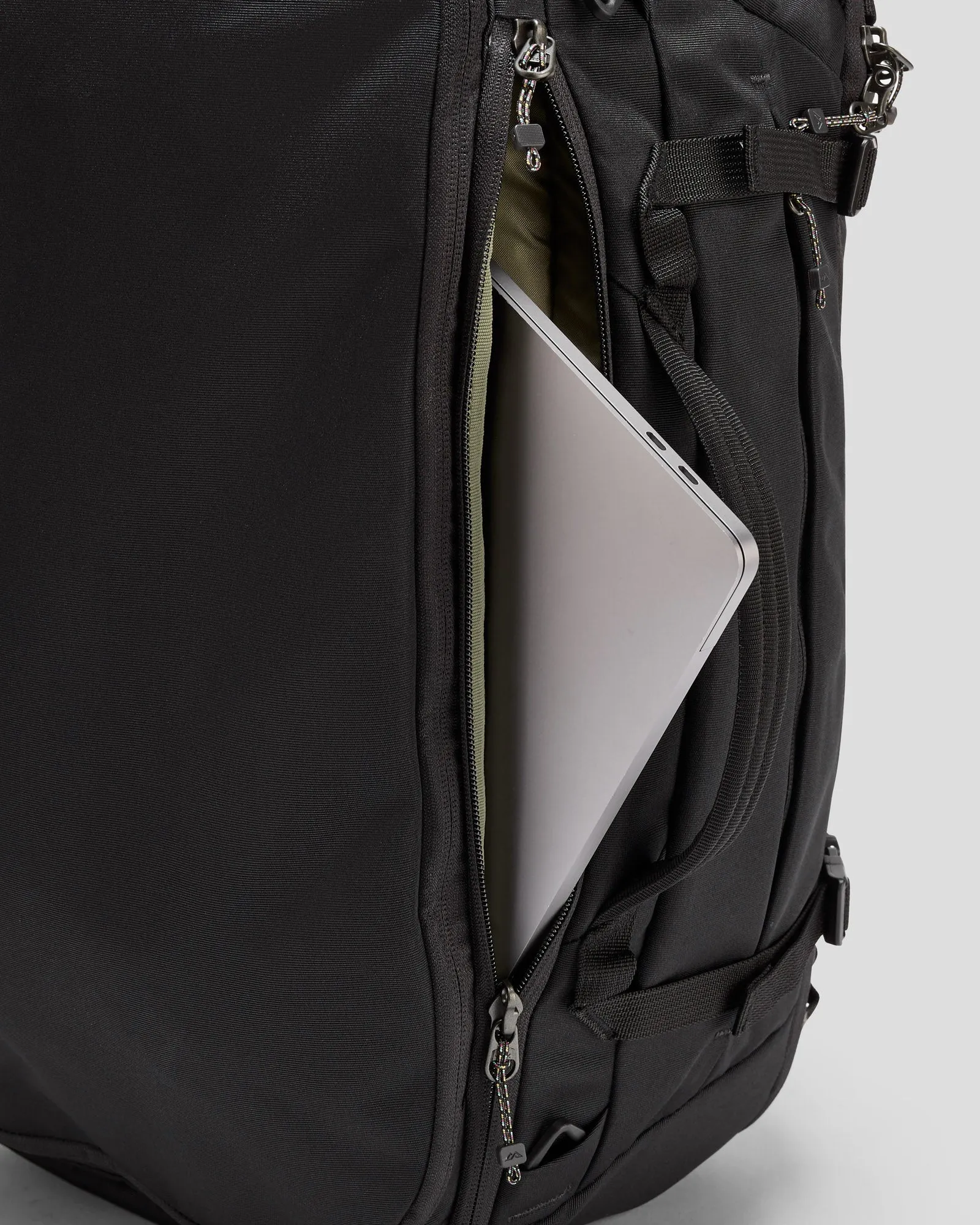 Litehaul Carry On v3 - 38L - Black Stingray