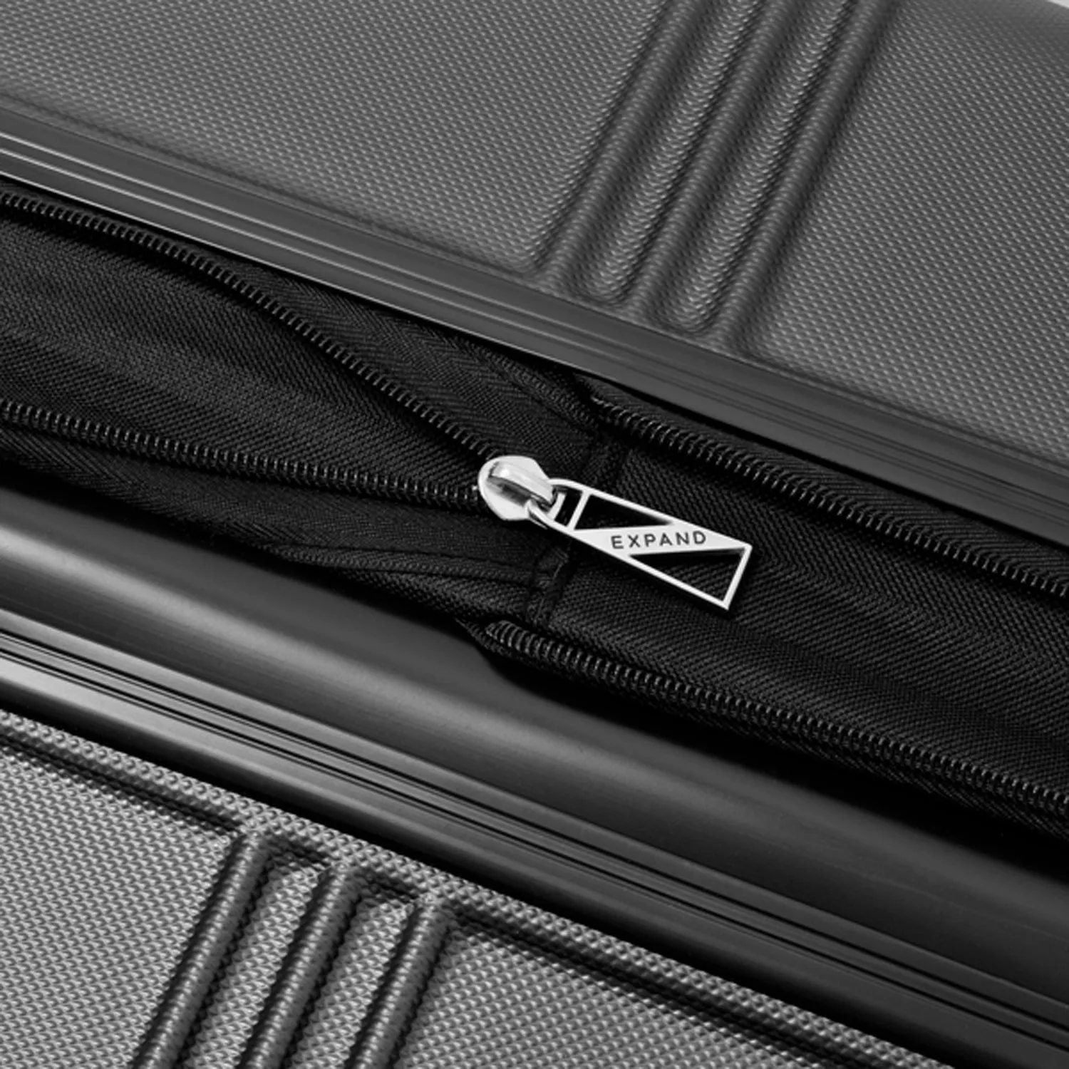 London Fog Kingsbury 21" 4-Wheel Carry-On Luggage