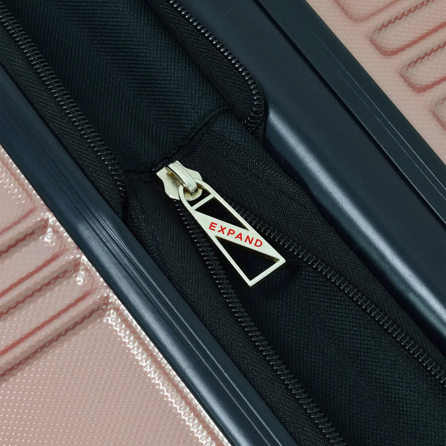 London Fog Kingsbury 21" 4-Wheel Carry-On Luggage