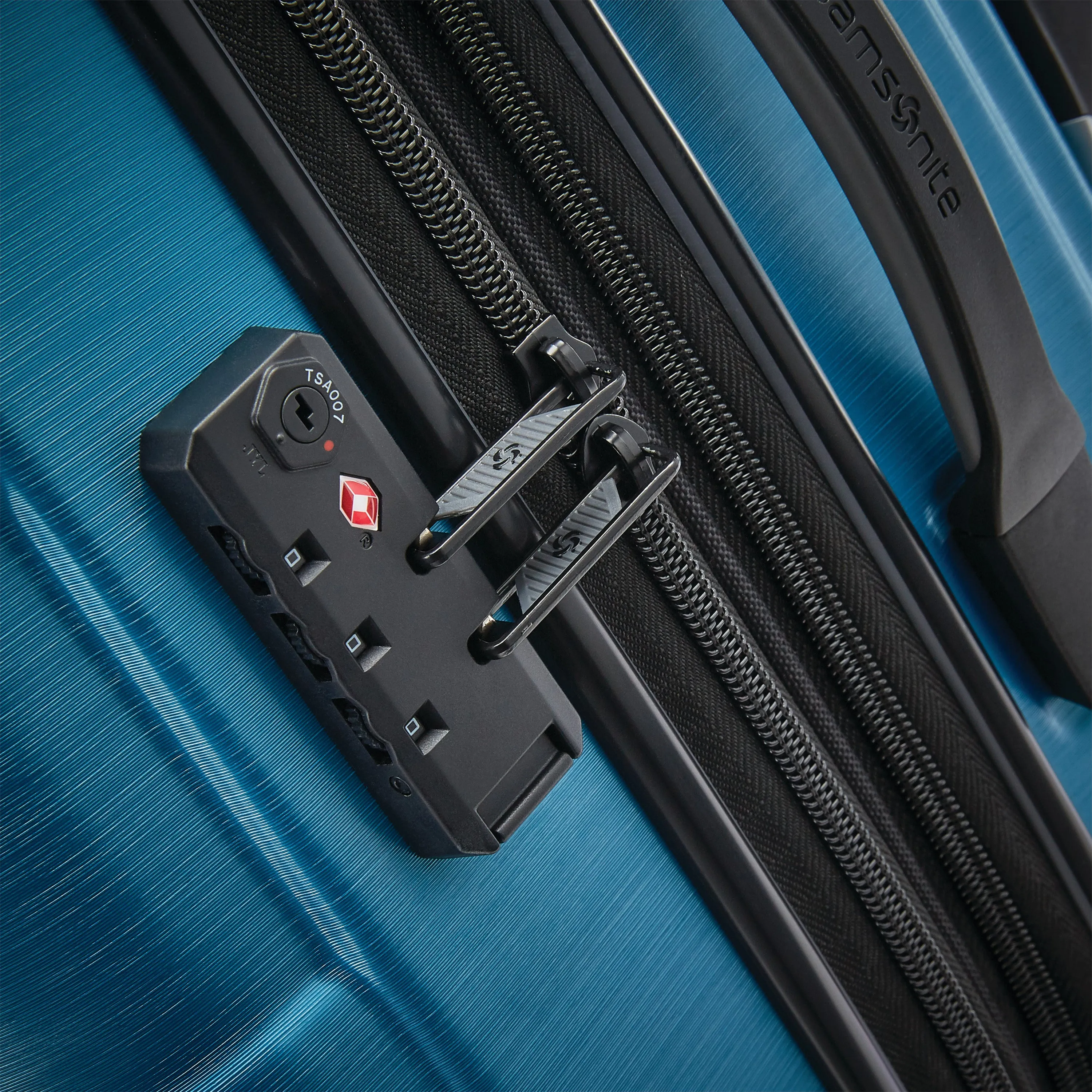 Samsonite Centric 2 Expandable Hardside Luggage with Dual Spinner Wheels