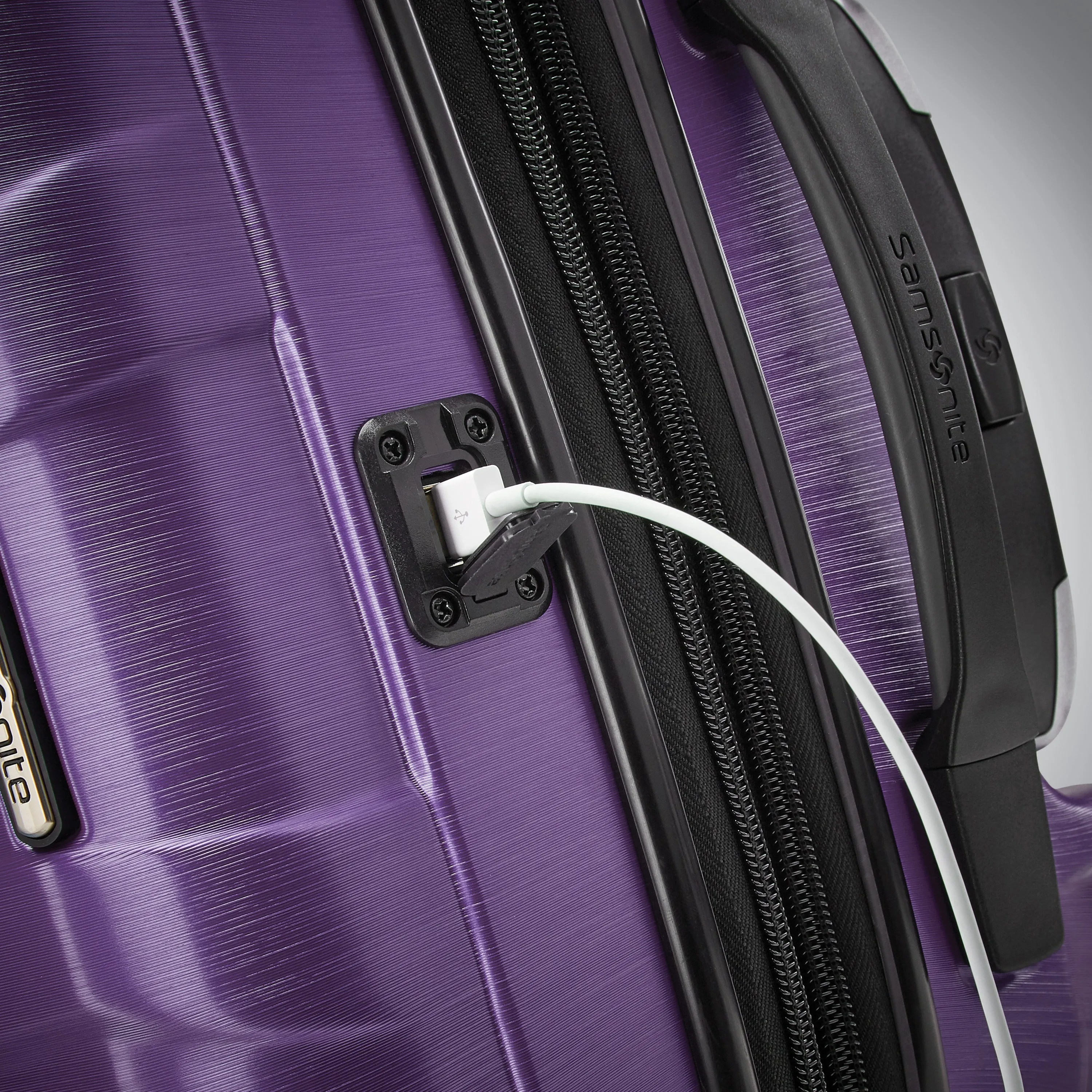Samsonite Centric 2 Expandable Hardside Luggage with Dual Spinner Wheels