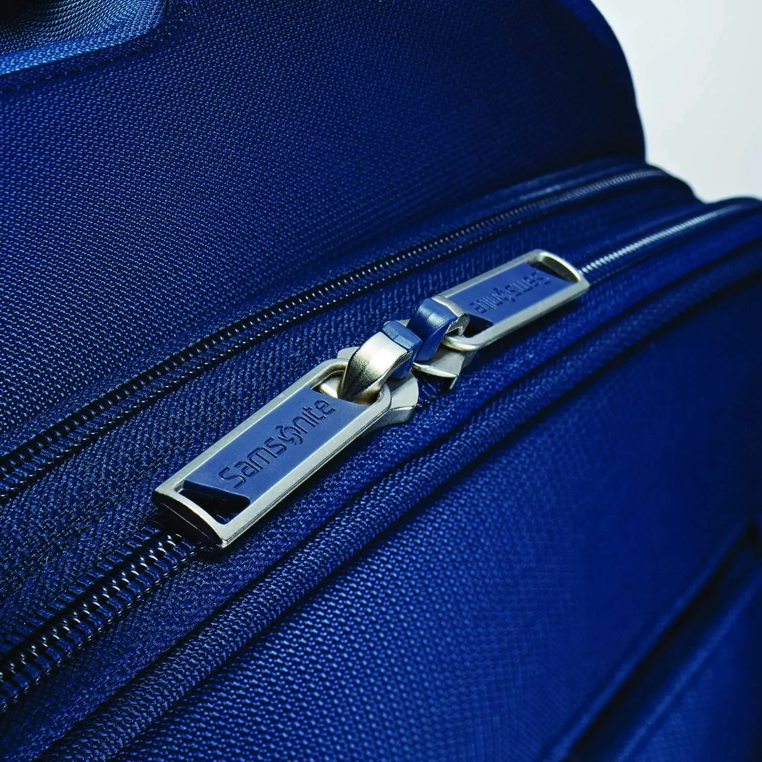 Samsonite Flexis 21" Expandable Spinner