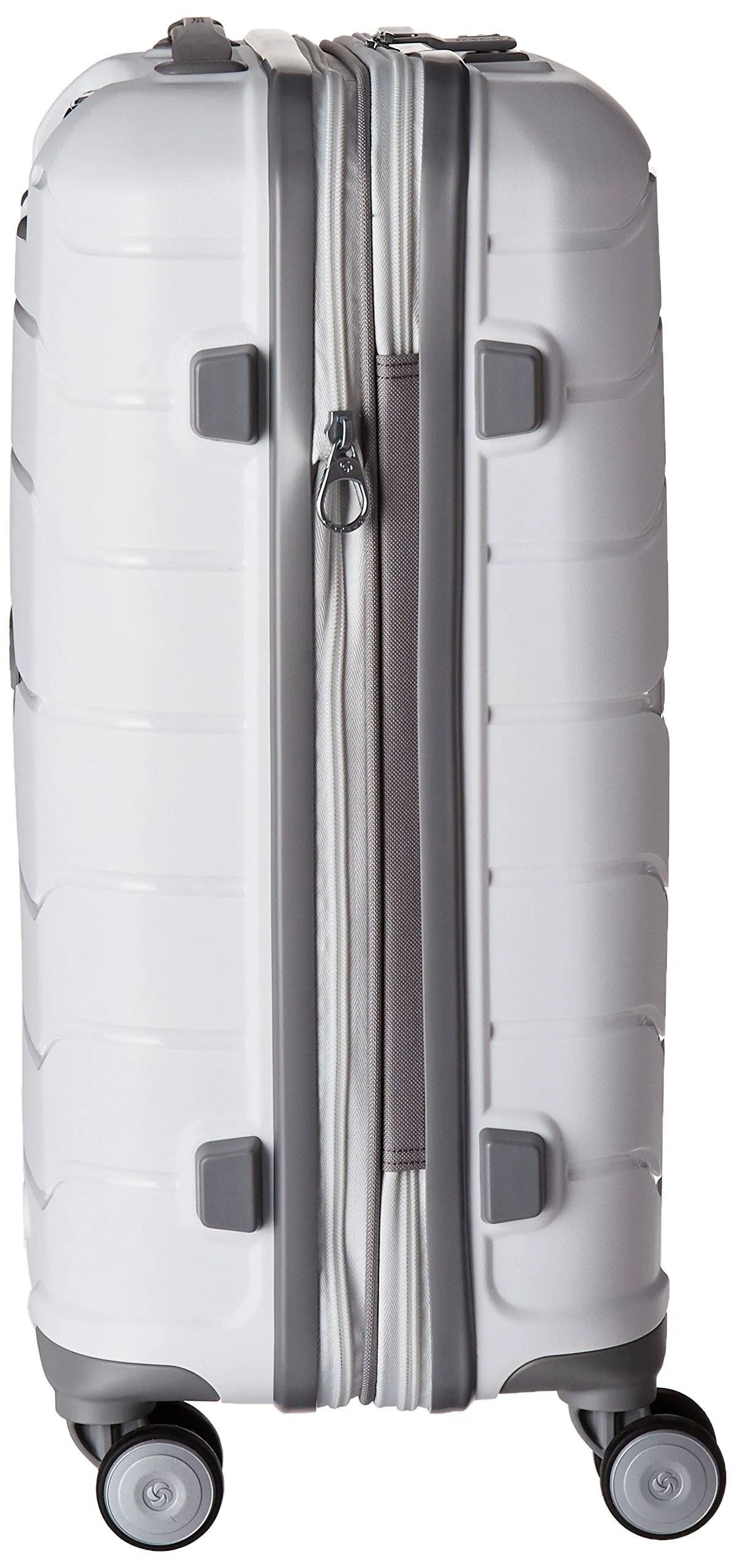Samsonite Freeform 21" 4-Wheel Carry-On Luggage