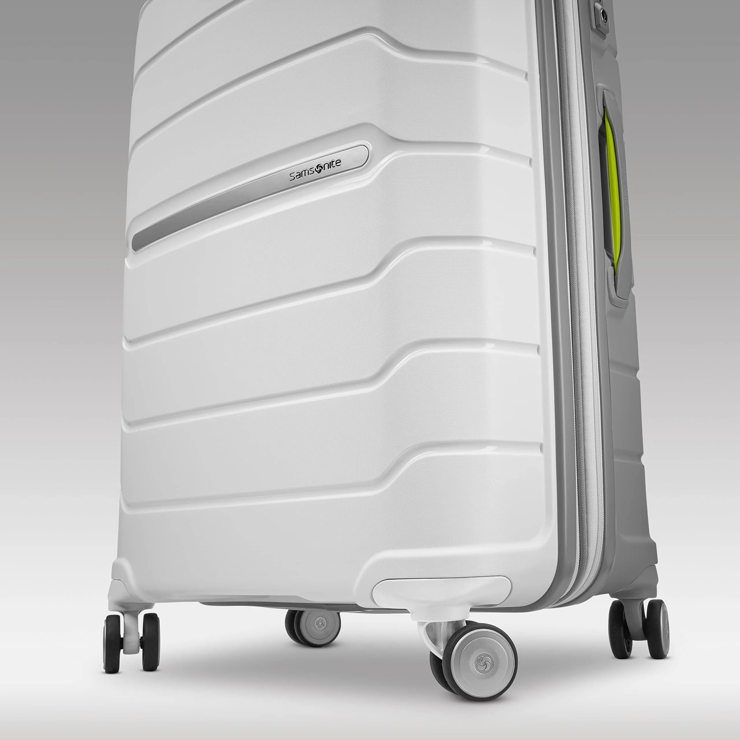 Samsonite Freeform 21" 4-Wheel Carry-On Luggage