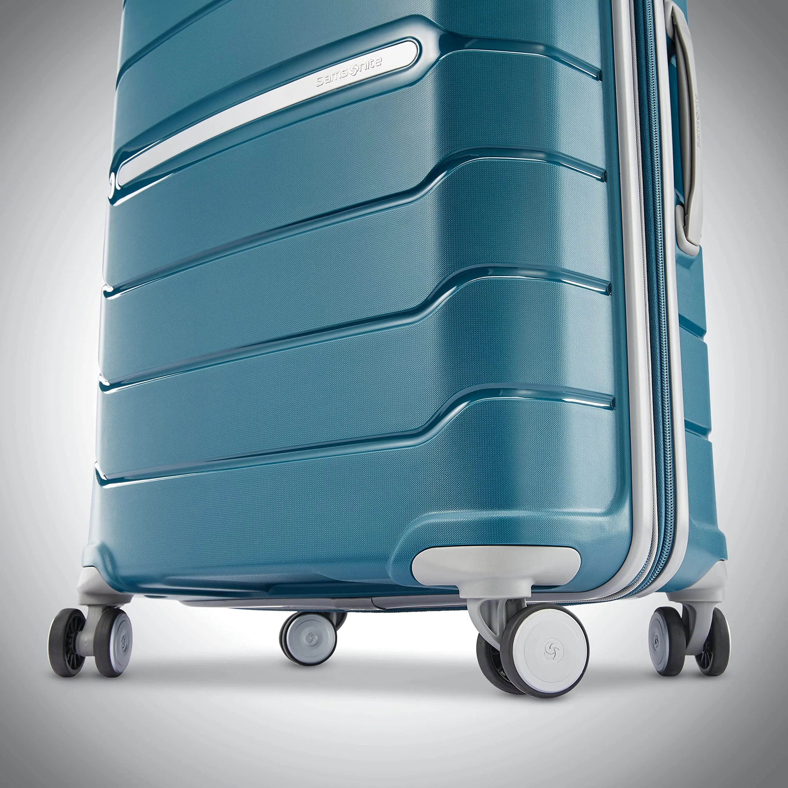 Samsonite Freeform 21" 4-Wheel Carry-On Luggage