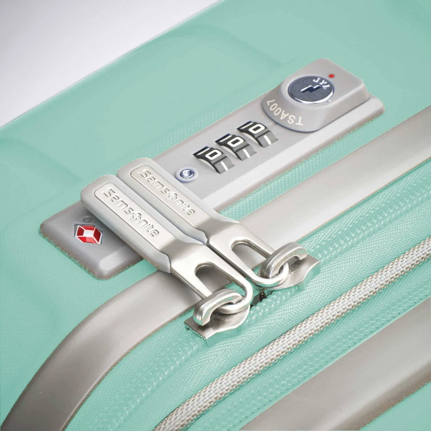 Samsonite Freeform 21" 4-Wheel Carry-On Luggage