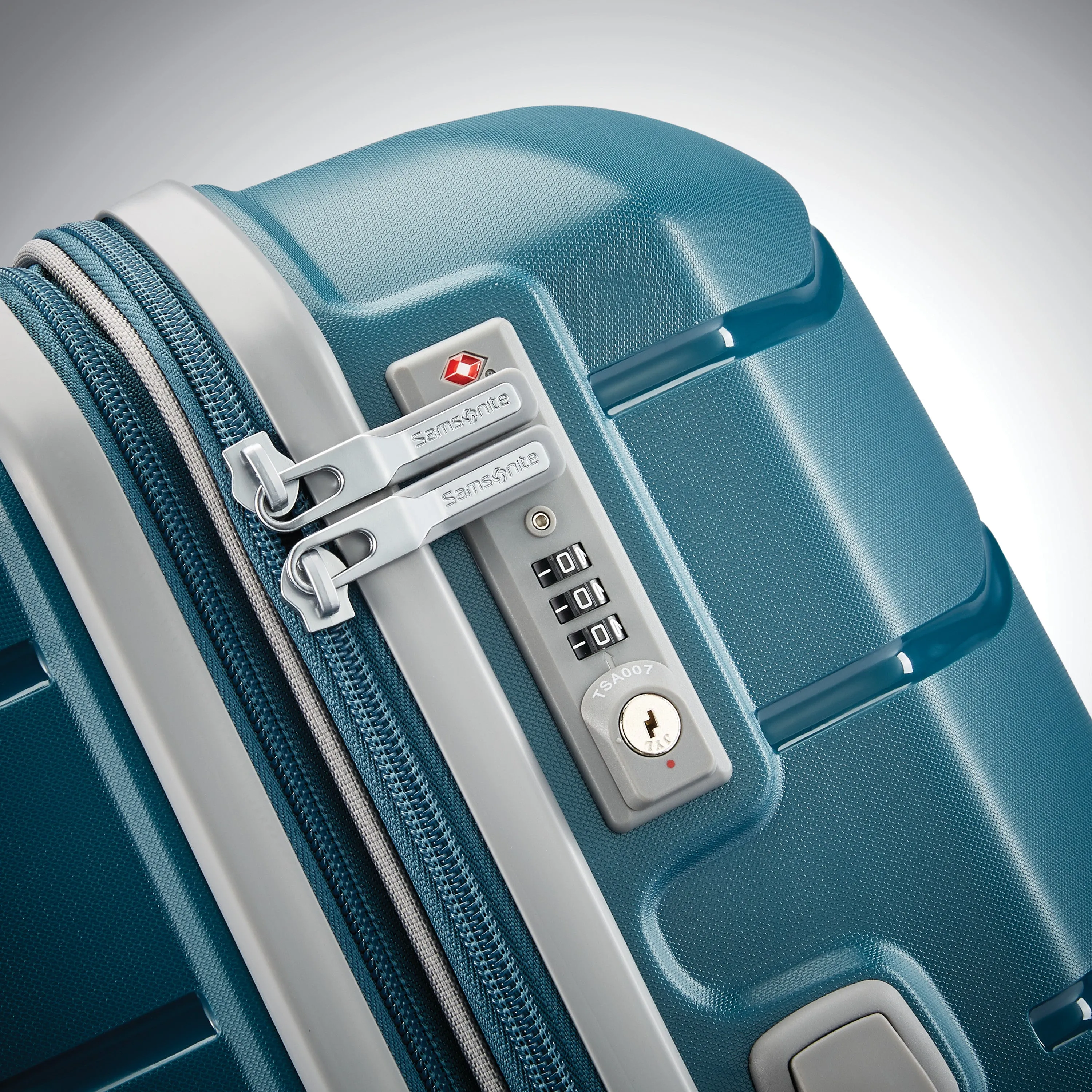Samsonite Freeform 28" 4-Wheel Large Luggage