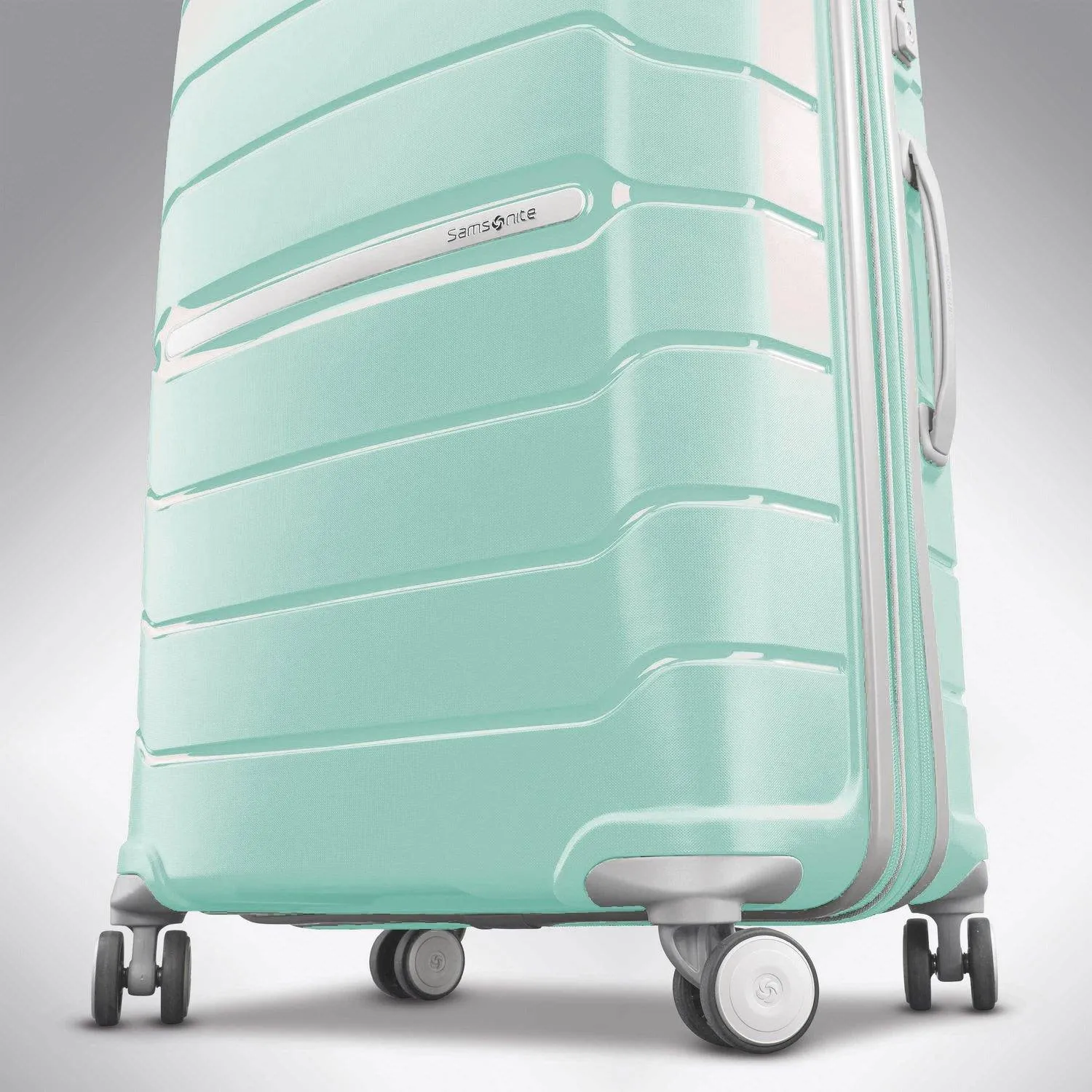 Samsonite Freeform 28" 4-Wheel Large Luggage