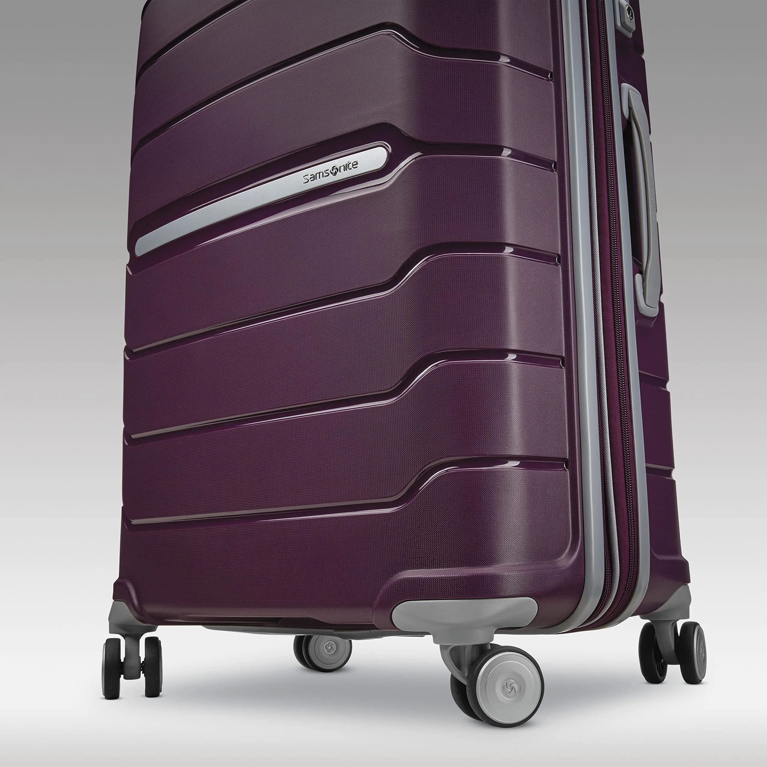 Samsonite Freeform 28" 4-Wheel Large Luggage