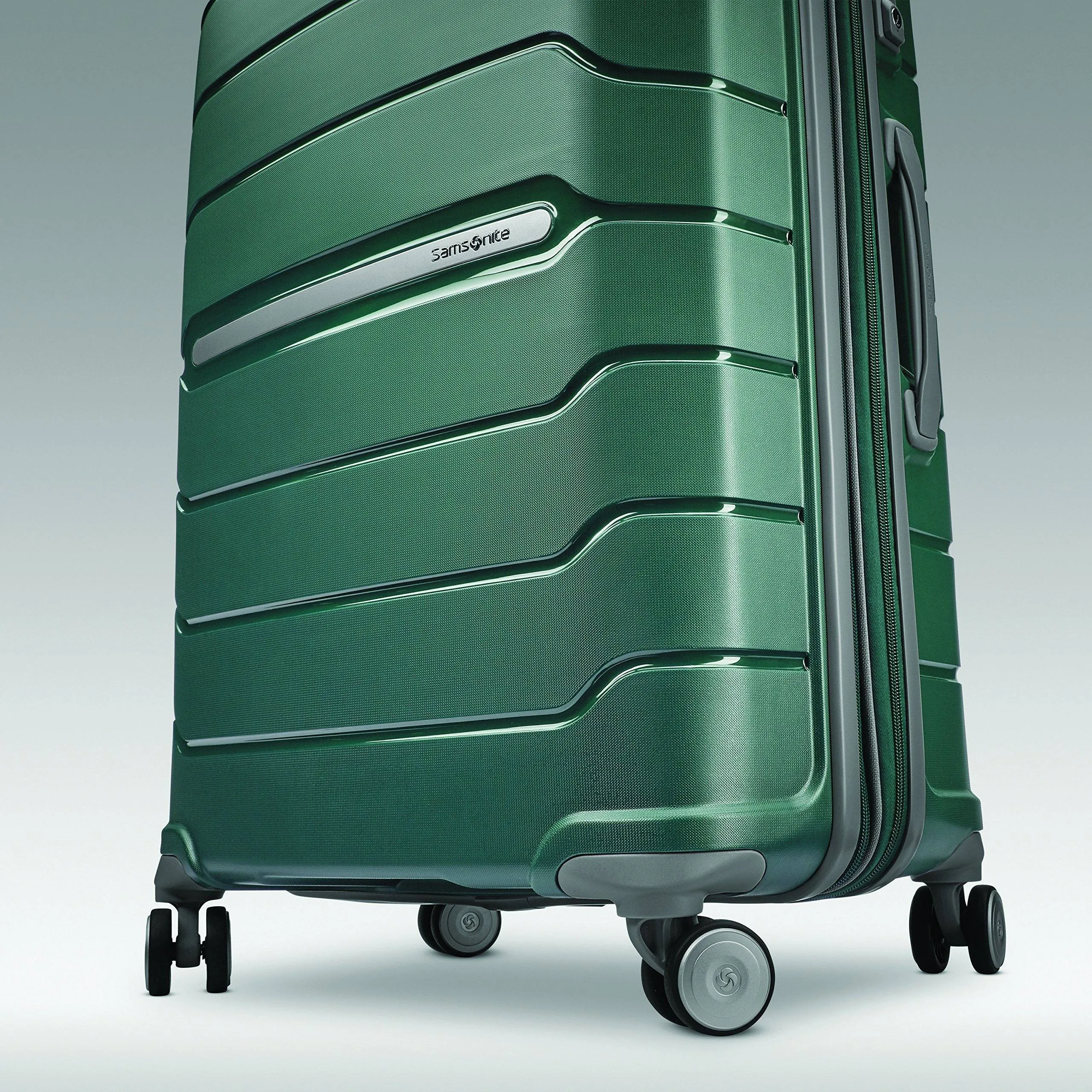 Samsonite Freeform 28" 4-Wheel Large Luggage
