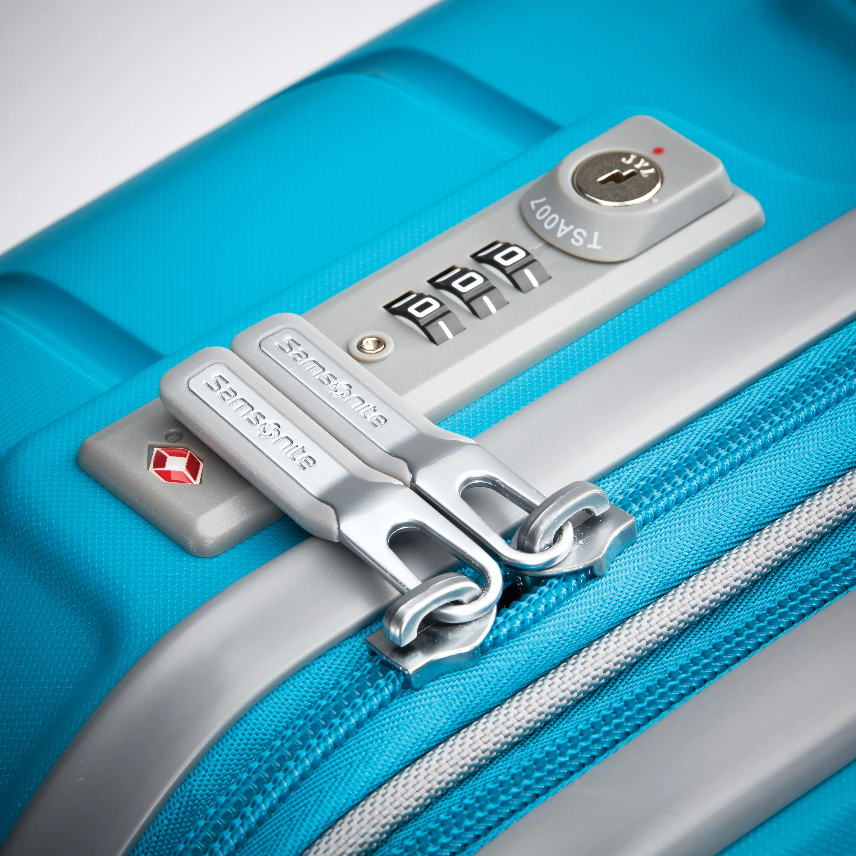 Samsonite Freeform 28" 4-Wheel Large Luggage