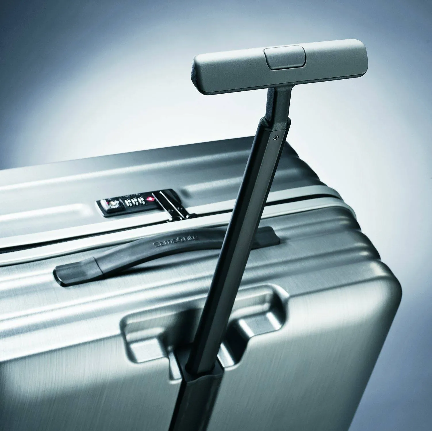 Samsonite Inova 20" 4-Wheel Carry-On Luggage