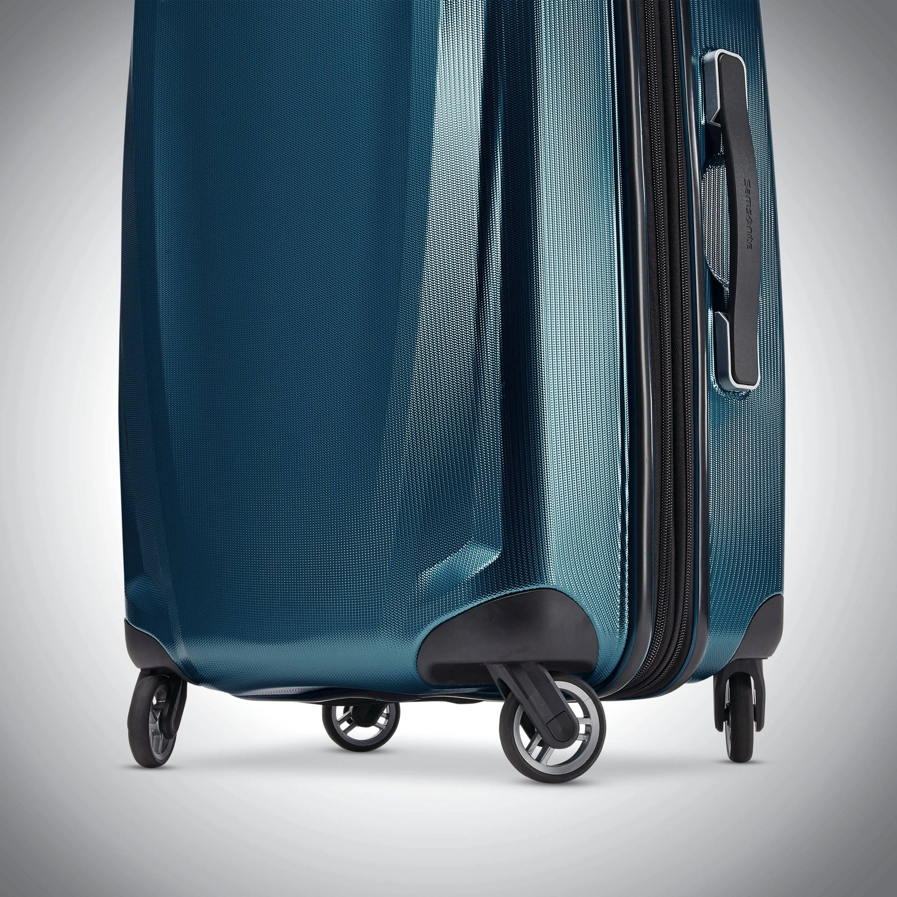 Samsonite Winfield 3 DLX Carry-On 20-Inch 4-Wheel Carry-On Luggage
