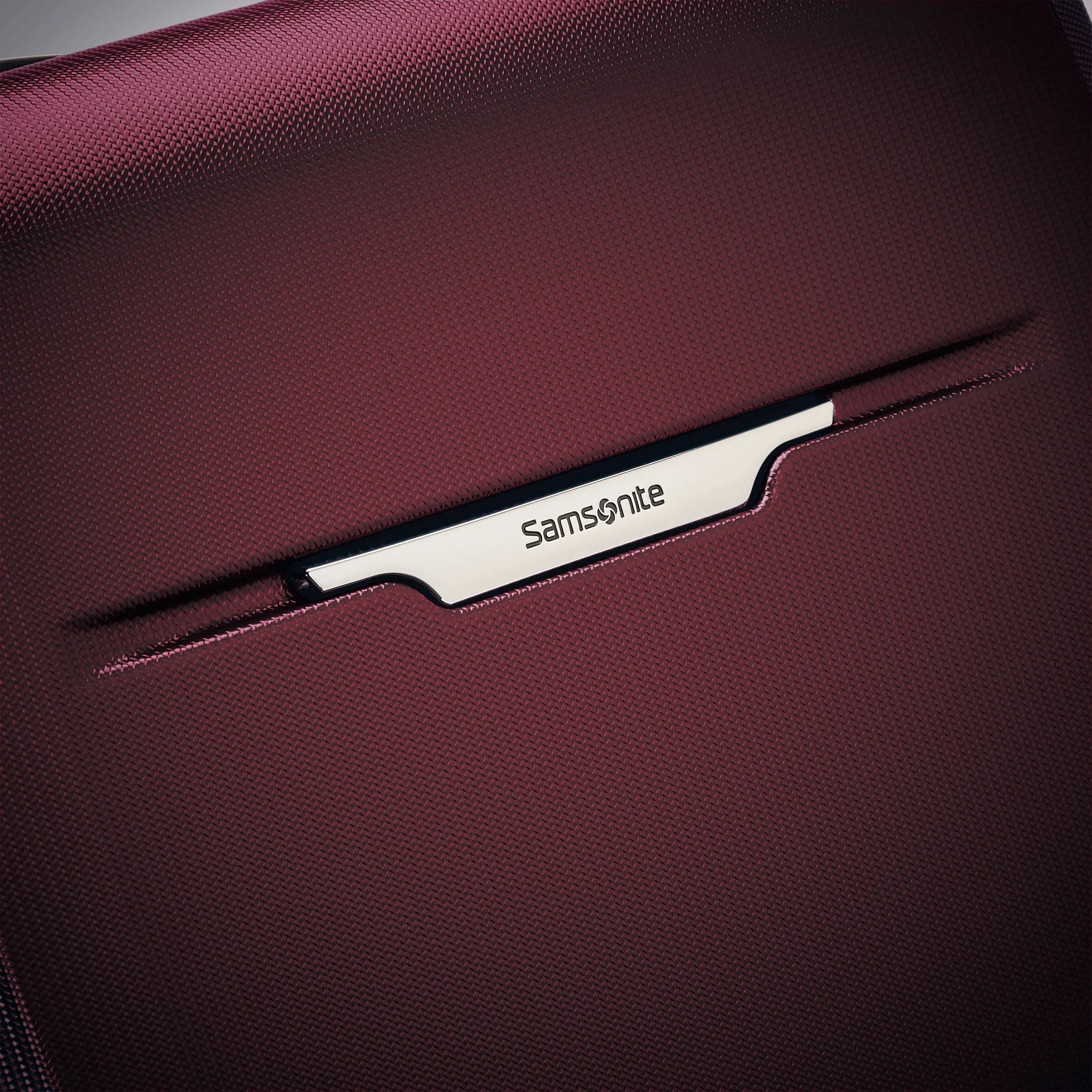 Samsonite Winfield 3 DLX Carry-On 20-Inch 4-Wheel Carry-On Luggage