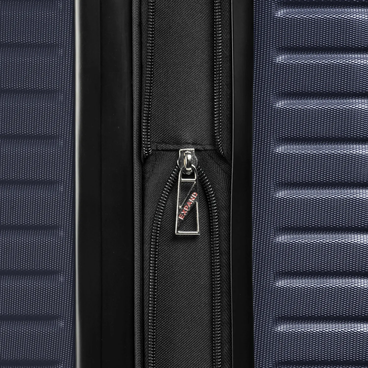 TOTAL TRAVELWARE Everest Expandable Hardsided Spinner, 28-Inch Checked Large