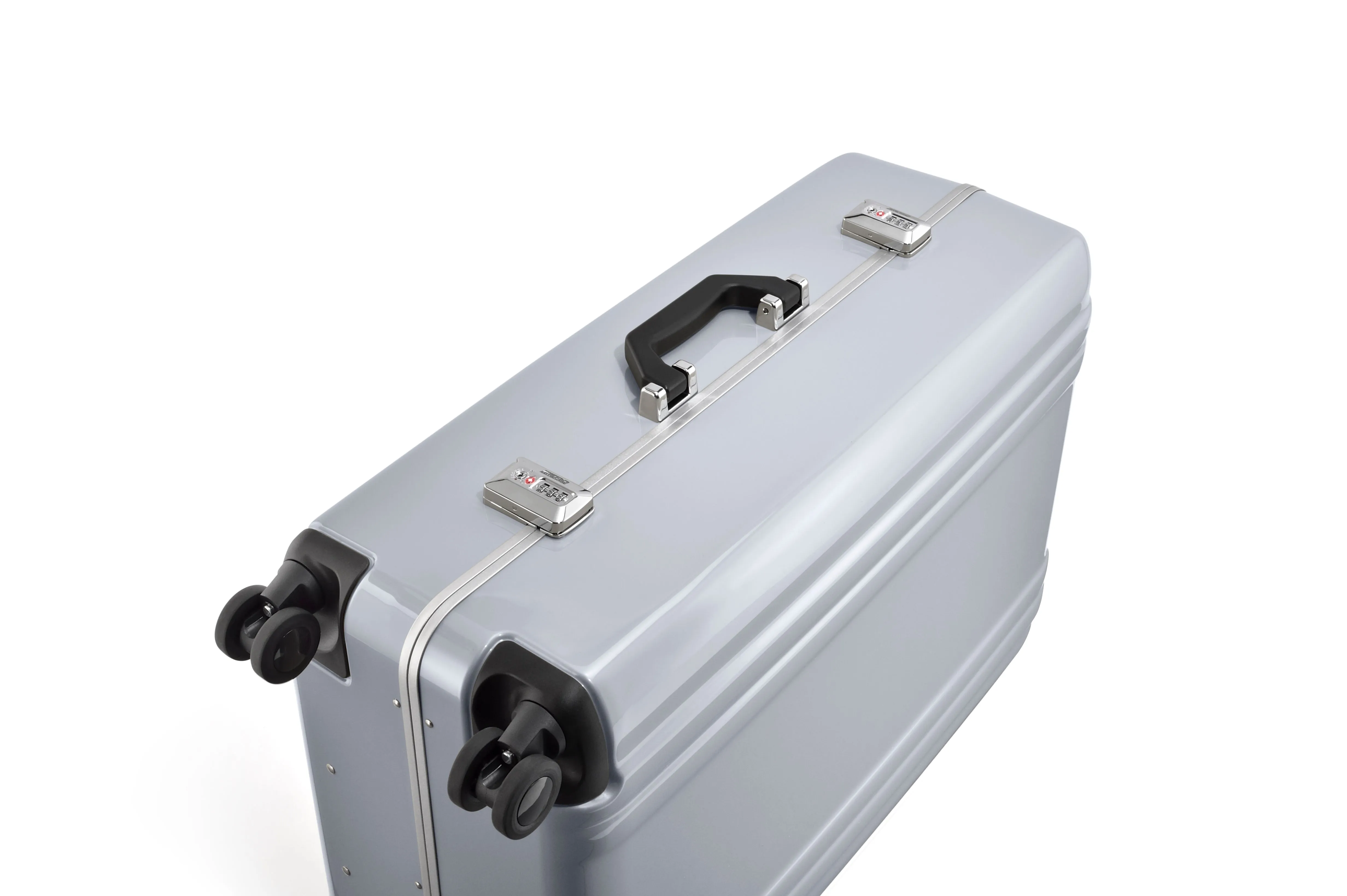 ZERO Halliburton Classic Polycarbonate 2.0 19" 4-Wheel Carry-On Luggage