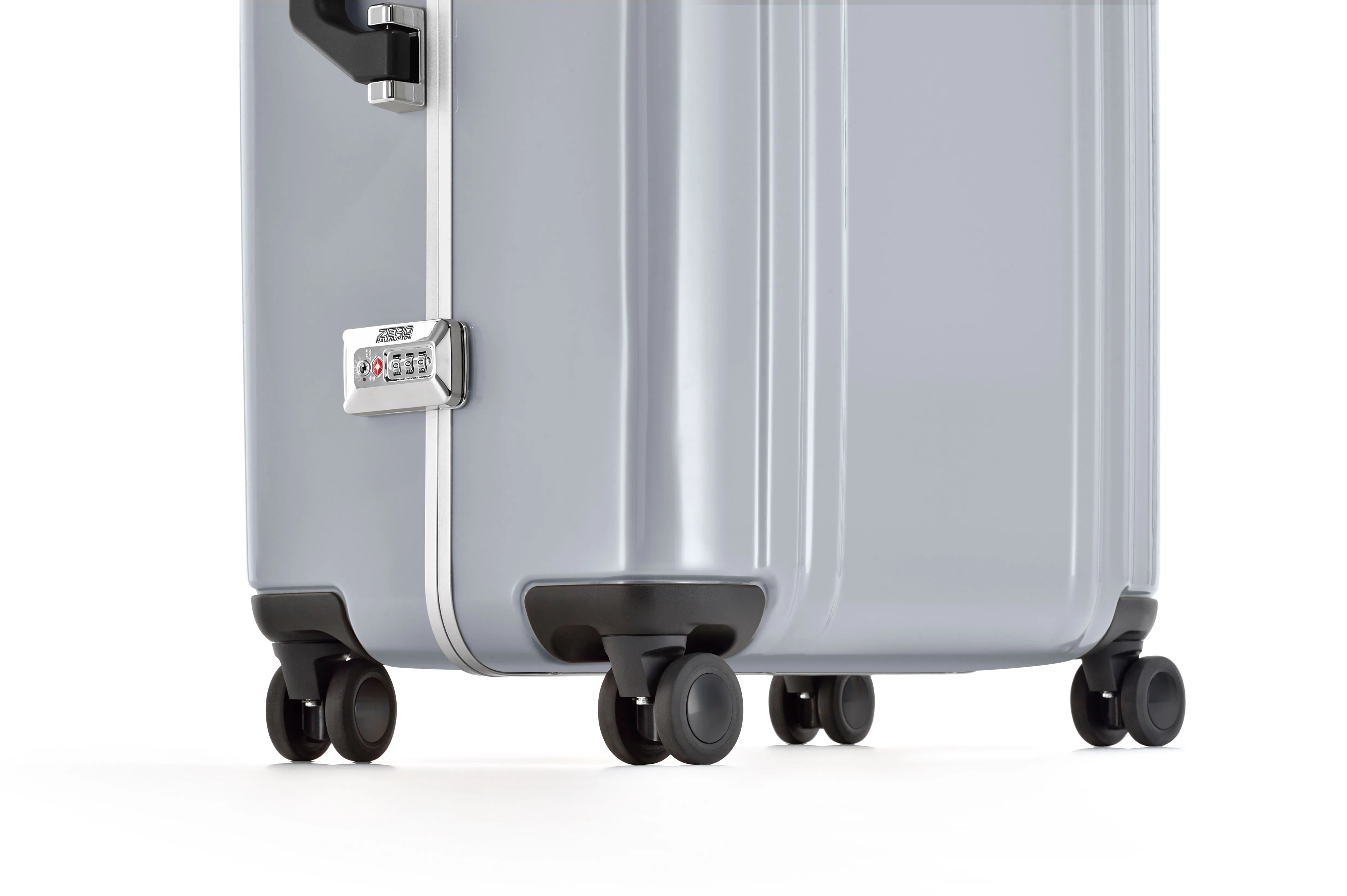 ZERO Halliburton Classic Polycarbonate 2.0 30" 4-Wheel Large Luggage