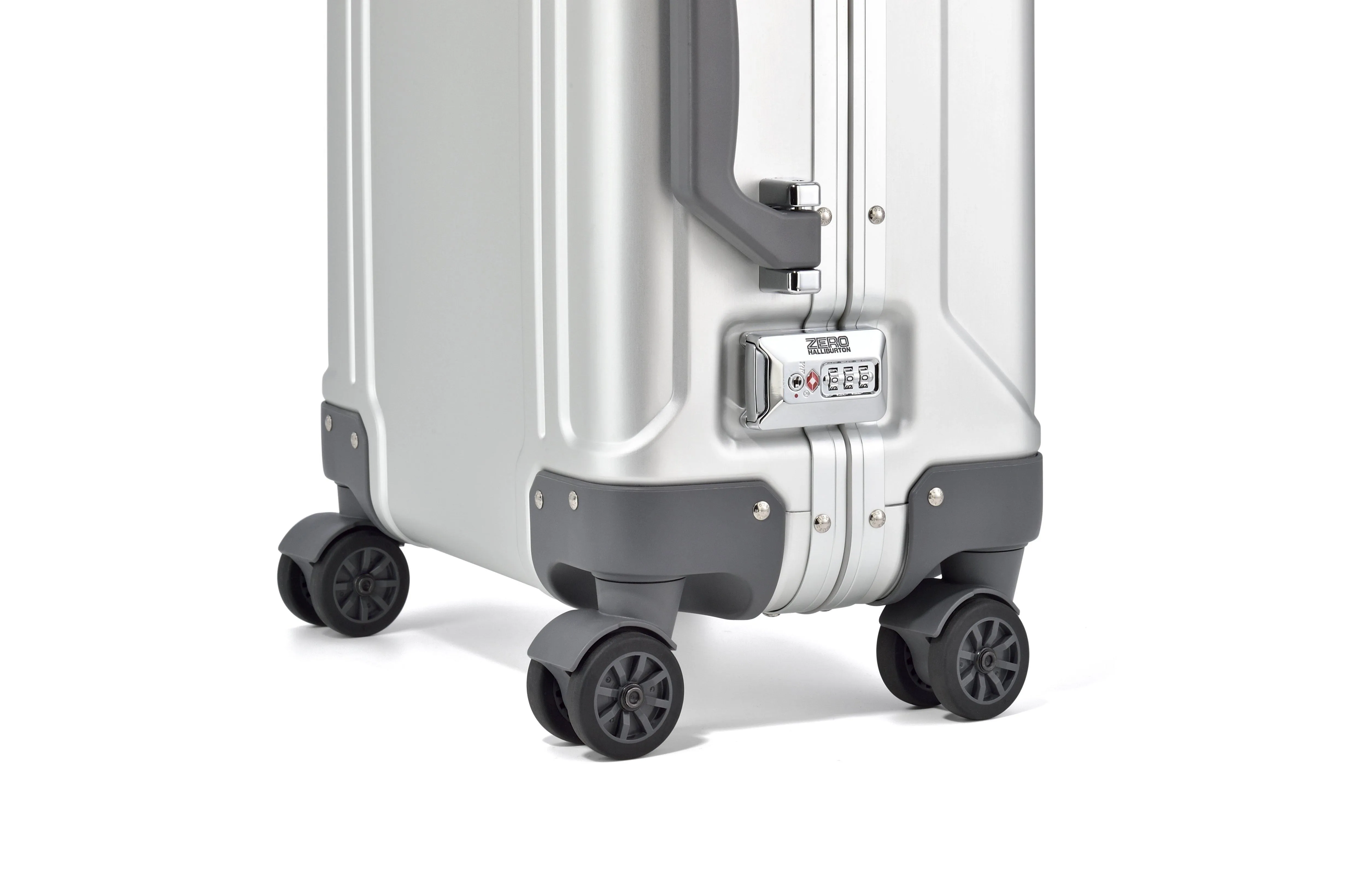 ZERO Halliburton GEO Aluminum 3.0 22" 4-Wheel Carry-On Luggage