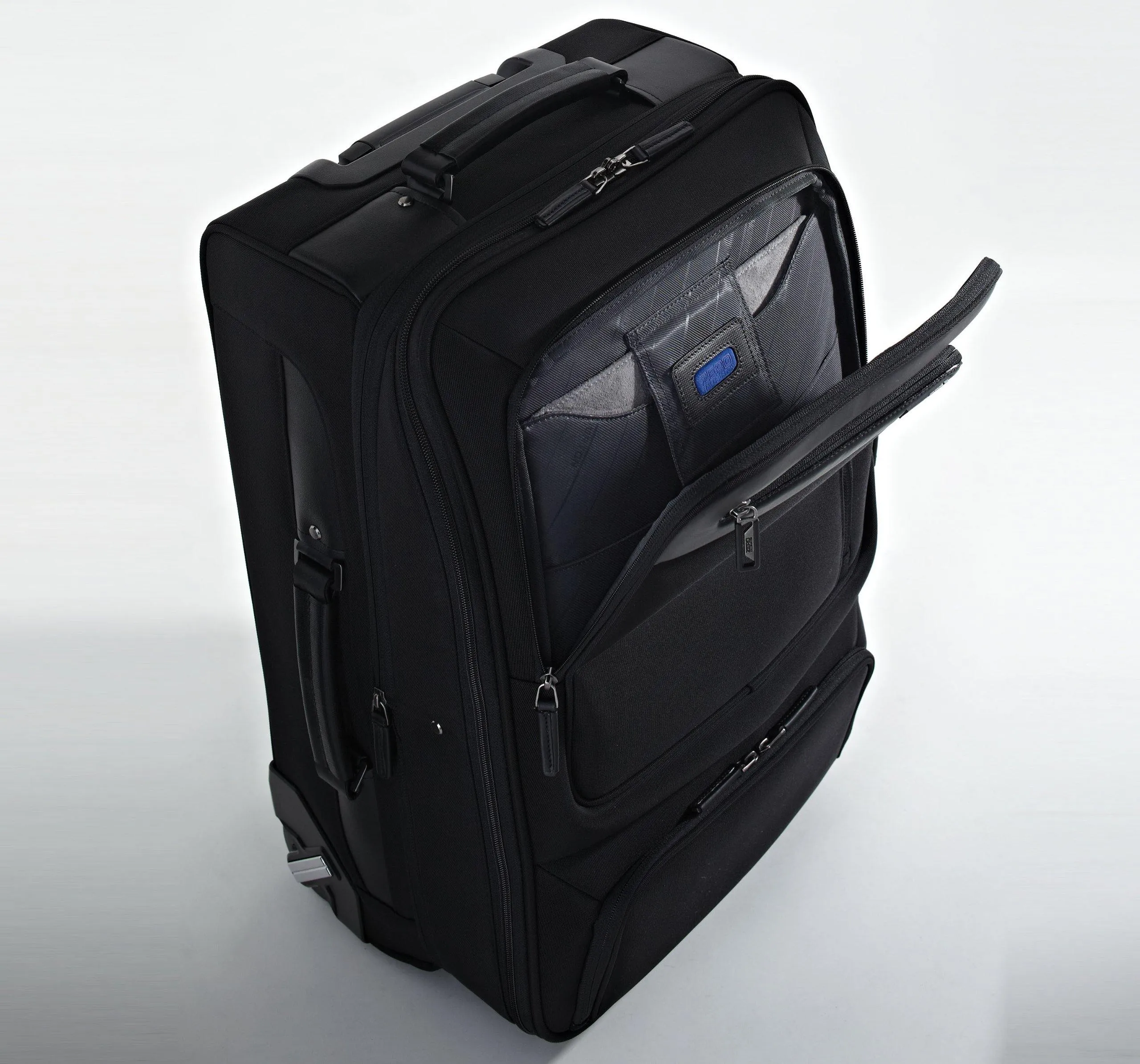 ZERO Halliburton Profile 22" Expandable Carry On Upright